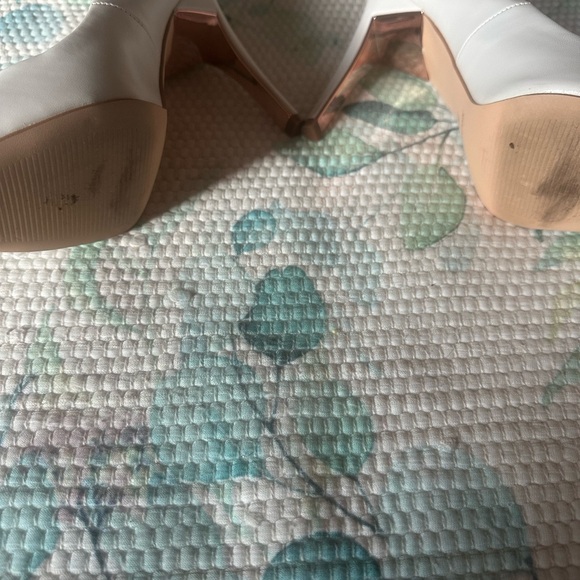 White Pumps by Jenn Ardor - Picture 6 of 6